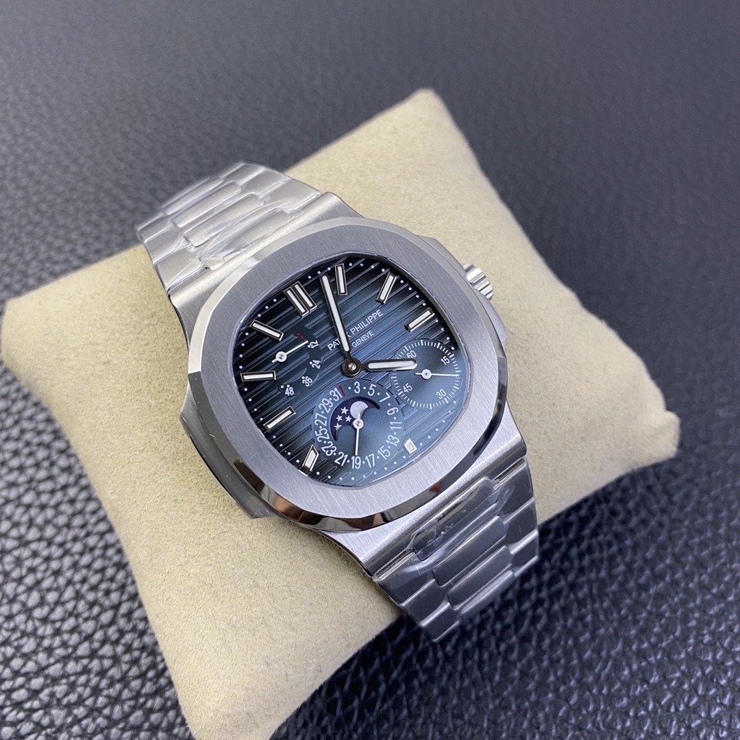 Patek Philippe Nautilus 5712R - Image 5