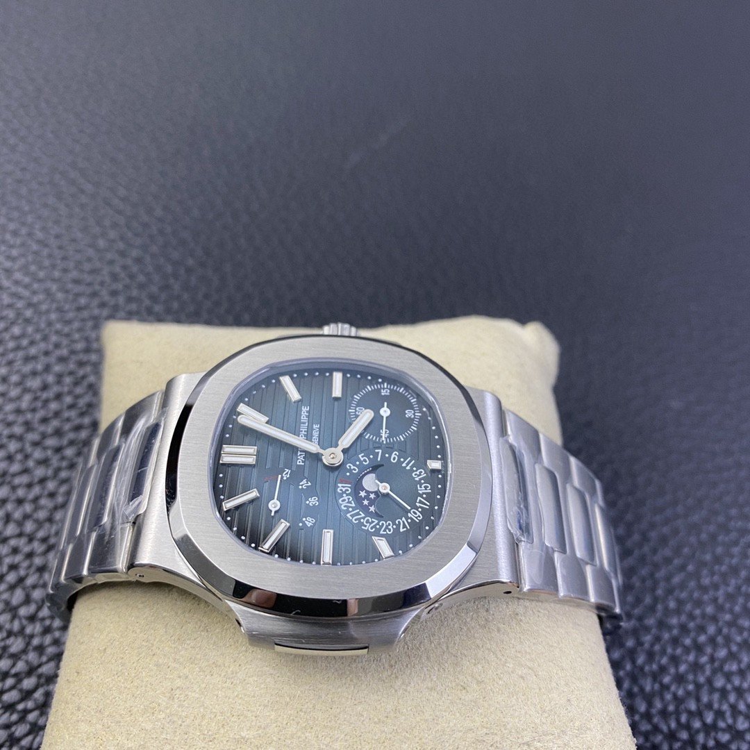 Patek Philippe Nautilus 5712R - Image 6