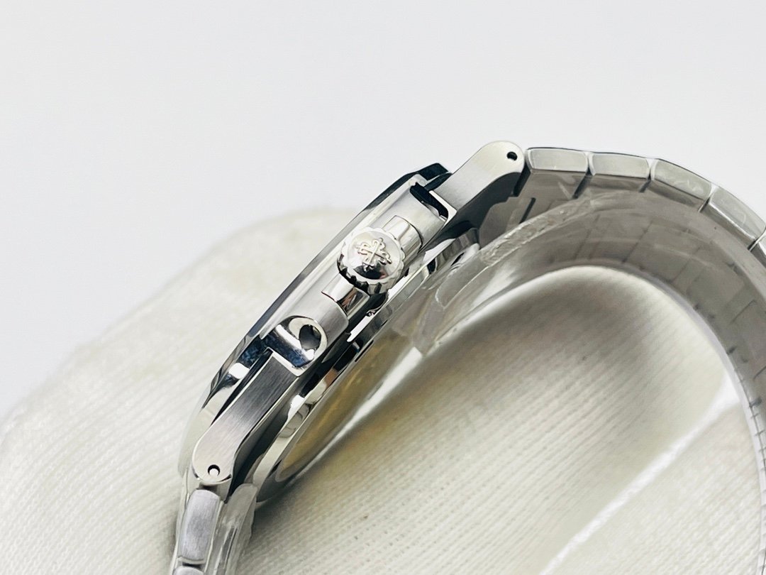 Patek Philippe Nautilus 5711 - Image 8