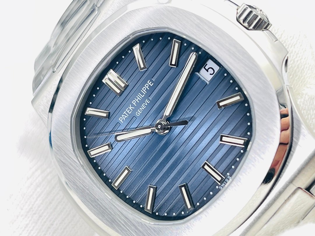 Patek Philippe Nautilus 5711 - Image 2