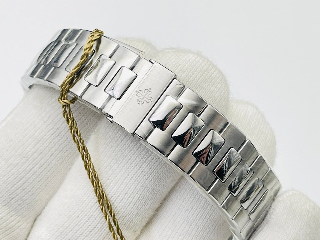 Patek Philippe Nautilus 5711 - Image 6