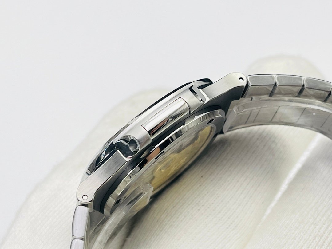 Patek Philippe Nautilus 5711 - Image 9