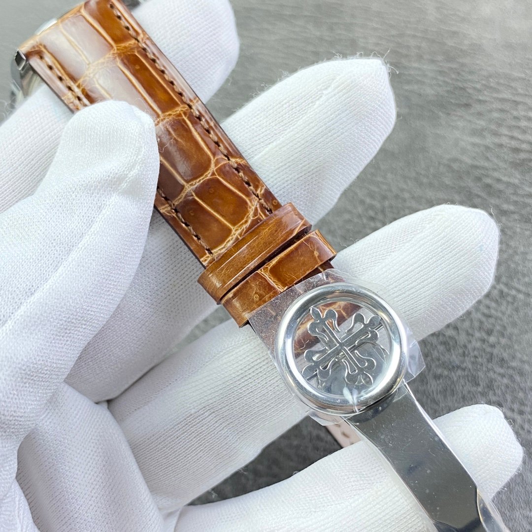 Patek Philippe 5320G-001 Moon Phase Perpetual Calendar - Image 5