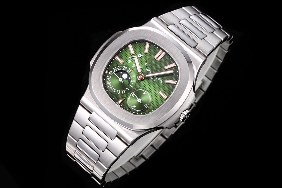 Patek Philippe Nautilus 5712/1A Green Dial - Image 2