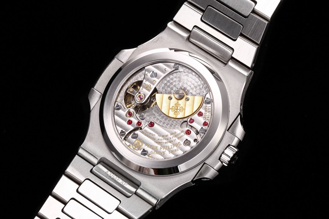 Patek Philippe Nautilus 5712/1A Green Dial - Image 5