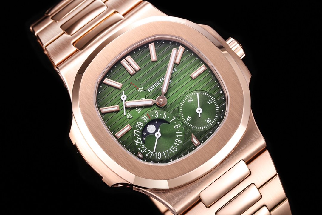 Patek Philippe Nautilus 5712 Rose Gold Green Dial - Image 3