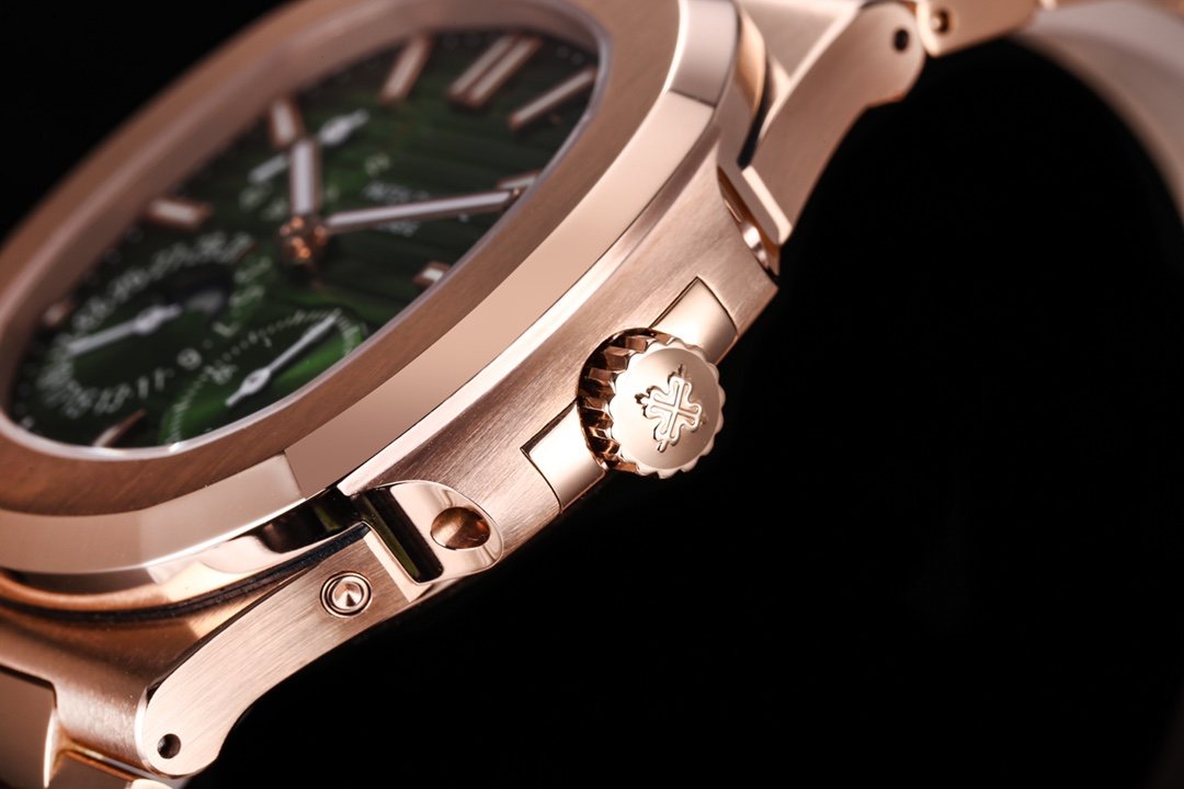 Patek Philippe Nautilus 5712 Rose Gold Green Dial - Image 8