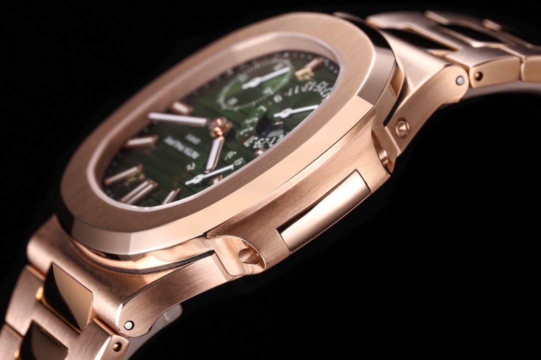 Patek Philippe Nautilus 5712 Rose Gold Green Dial - Image 2