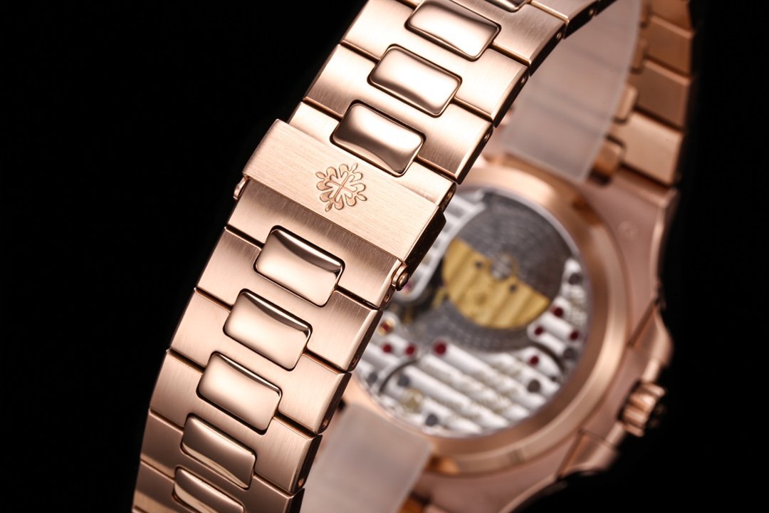 Patek Philippe Nautilus 5712 Rose Gold Green Dial - Image 7
