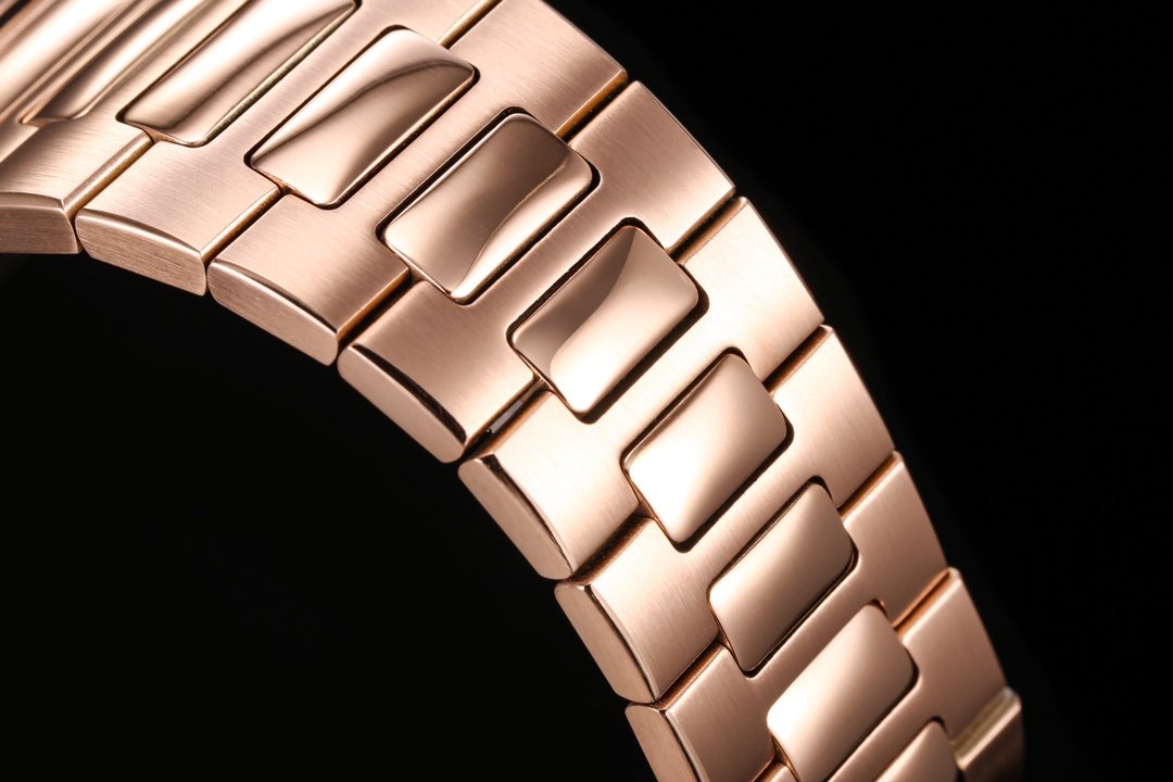 Patek Philippe Nautilus 5712 Rose Gold Green Dial - Image 6