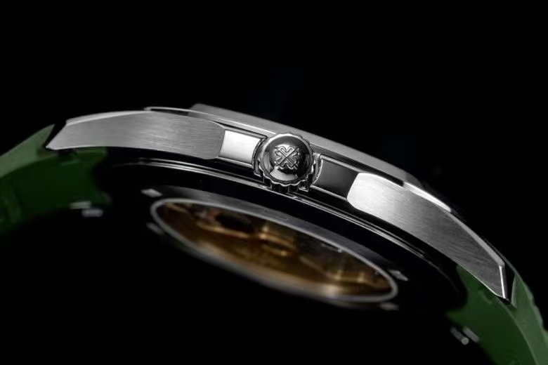 Patek Philippe Aquanaut 5168G Green Dial Rubber Strap - Image 9