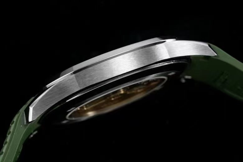 Patek Philippe Aquanaut 5168G Green Dial Rubber Strap - Image 8